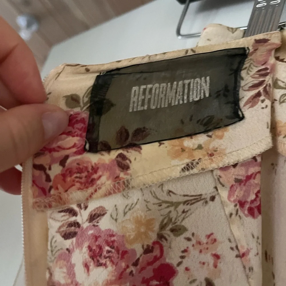 Reformation floral skirt - Picture 3 of 5
